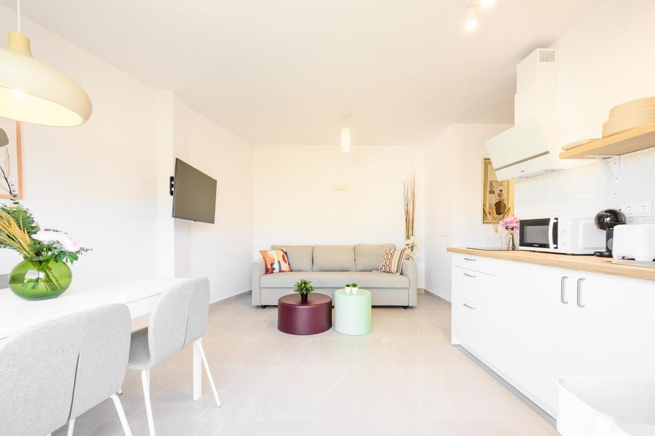 2 Bedroom, New, 1 Min To The Beach, City Center- Picasso By 10Tosea Fuengirola Bagian luar foto