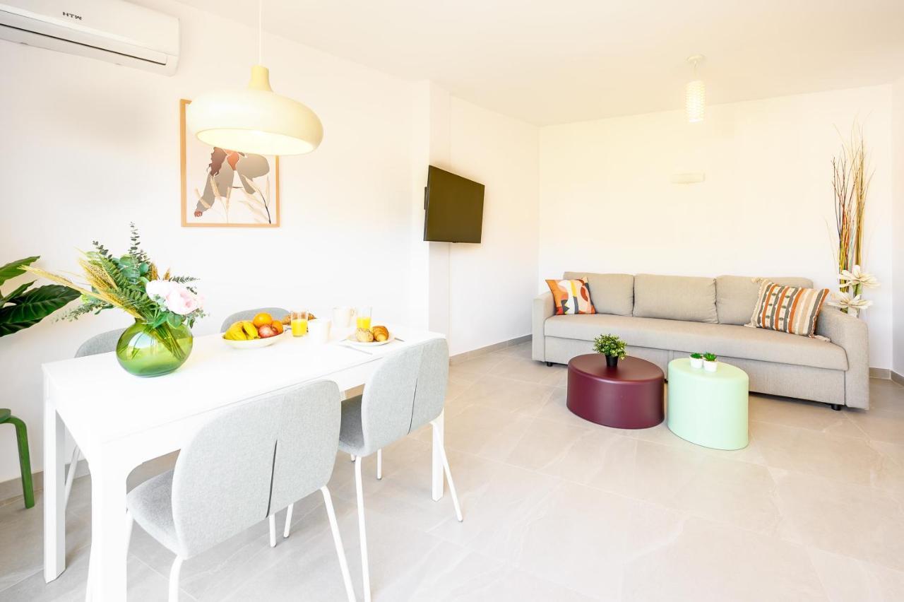 2 Bedroom, New, 1 Min To The Beach, City Center- Picasso By 10Tosea Fuengirola Bagian luar foto
