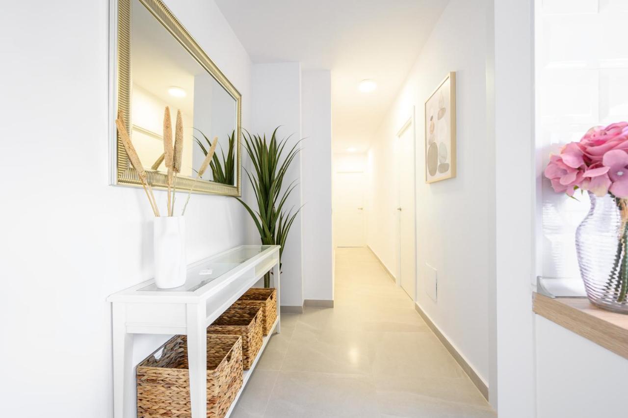 2 Bedroom, New, 1 Min To The Beach, City Center- Picasso By 10Tosea Fuengirola Bagian luar foto