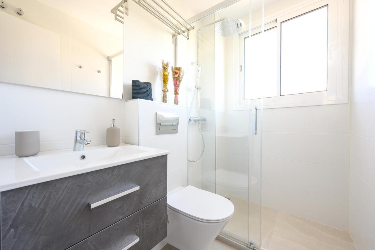 2 Bedroom, New, 1 Min To The Beach, City Center- Picasso By 10Tosea Fuengirola Bagian luar foto